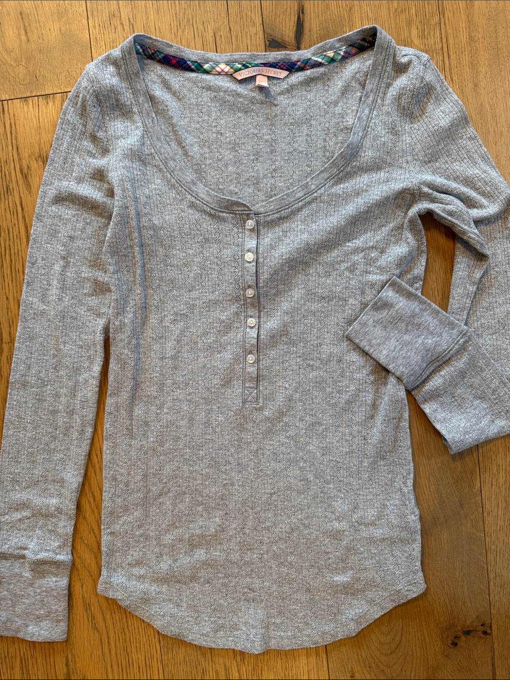 Victoria’s Secret Ribbed Thermal Henley Pajama Lounge Top Gray sku 411